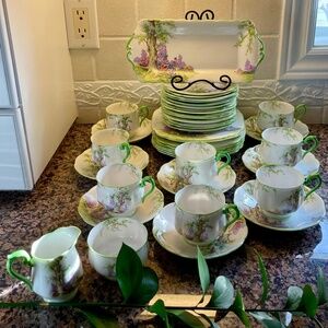 Greenwood Tree by ROYAL ALBERT Finest bone china introduced in 1934, disc’ 1969